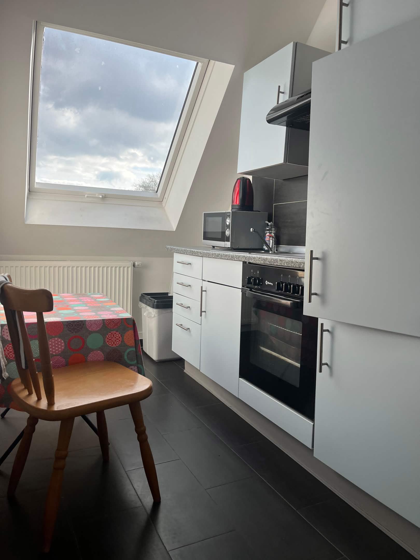 Küche mit Küchenzeile